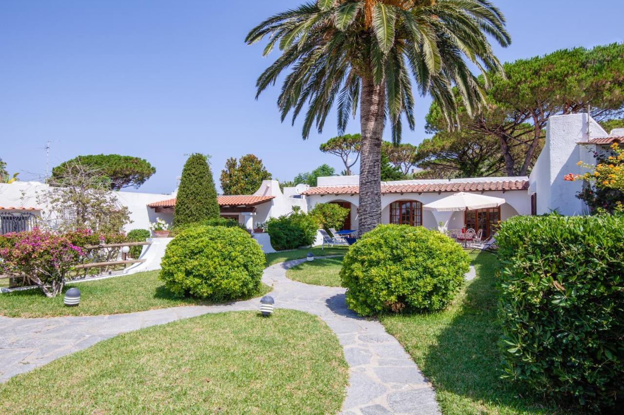 Villetta Con Giardino Esclusivo Di 1000 Mq, Piscina, Tennis, Calcio, Bocce Форио Экстерьер фото