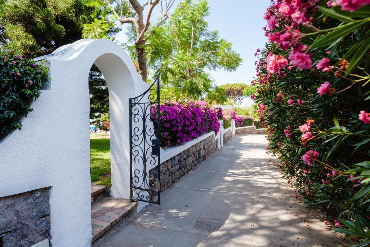 Villetta Con Giardino Esclusivo Di 1000 Mq, Piscina, Tennis, Calcio, Bocce Форио Экстерьер фото