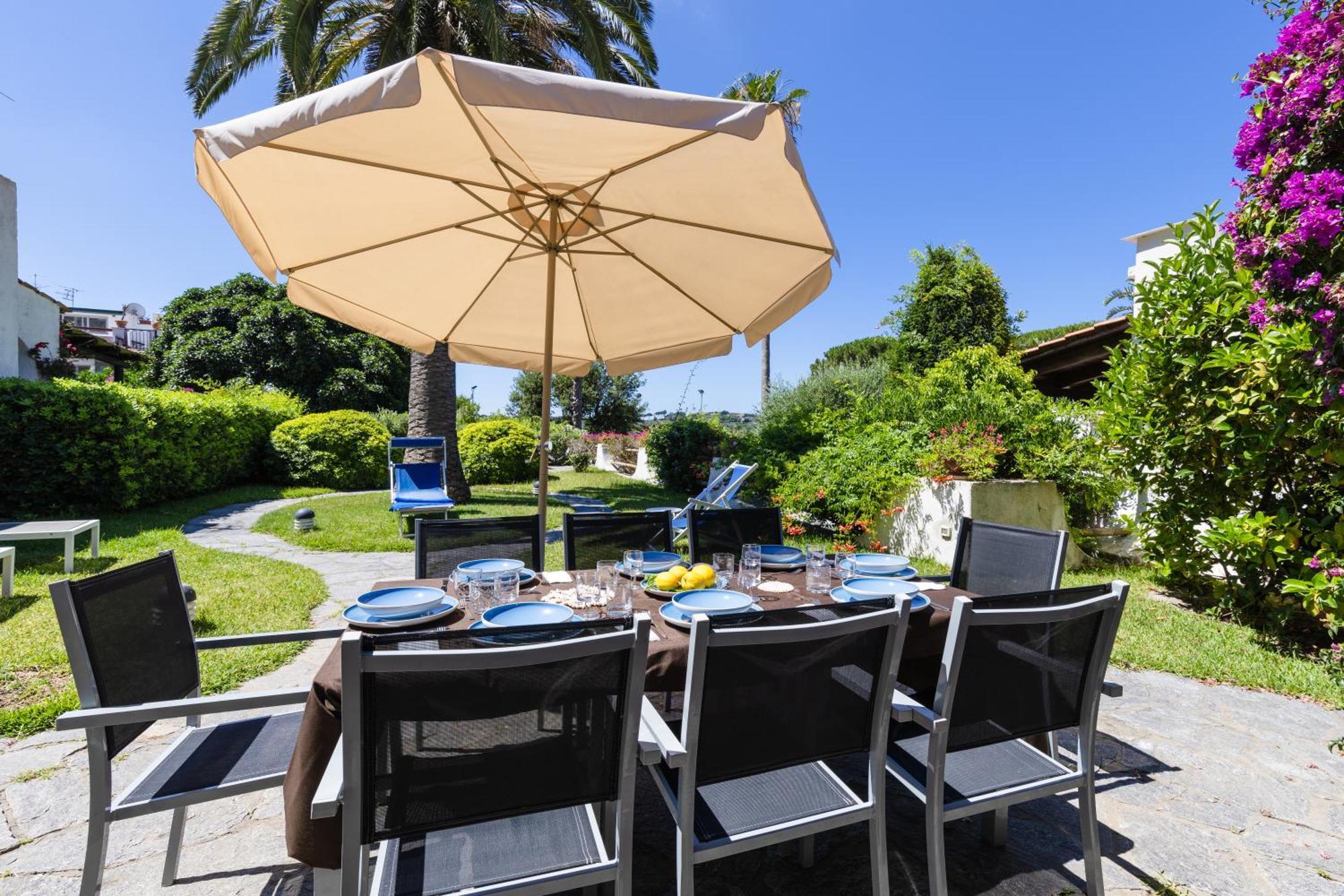 Villetta Con Giardino Esclusivo Di 1000 Mq, Piscina, Tennis, Calcio, Bocce Форио Экстерьер фото