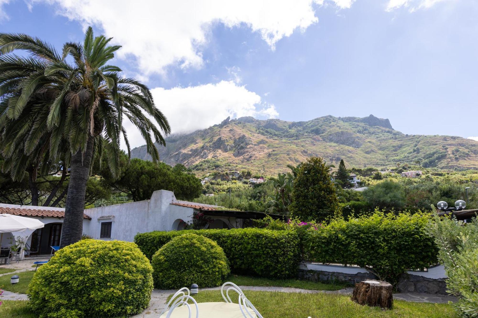 Villetta Con Giardino Esclusivo Di 1000 Mq, Piscina, Tennis, Calcio, Bocce Форио Экстерьер фото
